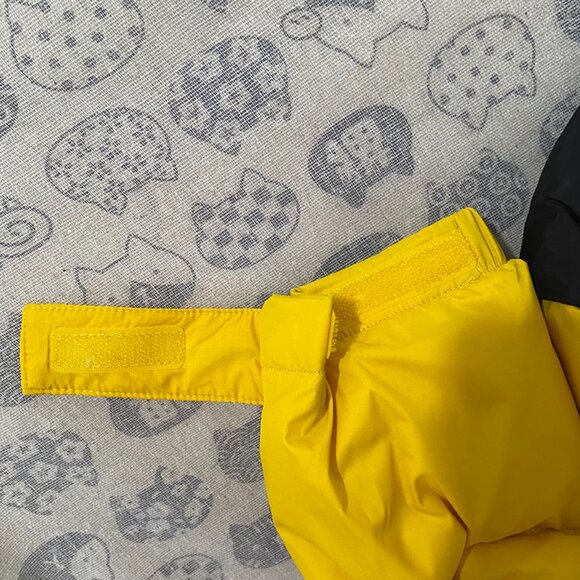 The North Face 700 Fill Puffer Jacket Yellow and Black - Picture 9 of 10